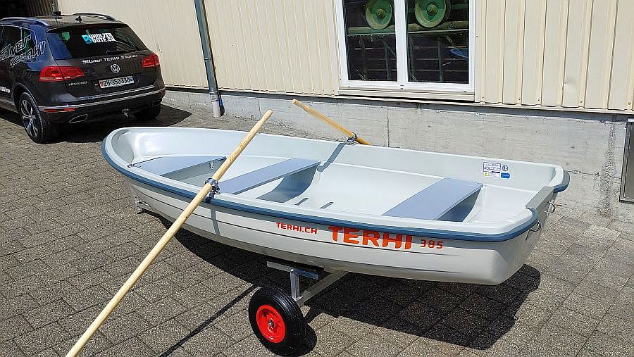 Ruderboot Terhi 385 mit Holzruder